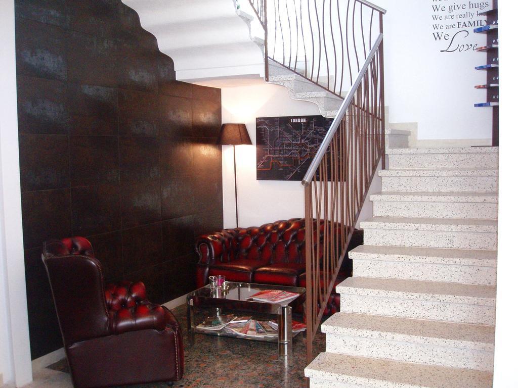 B&B La Porta Rossa 노알레 외부 사진