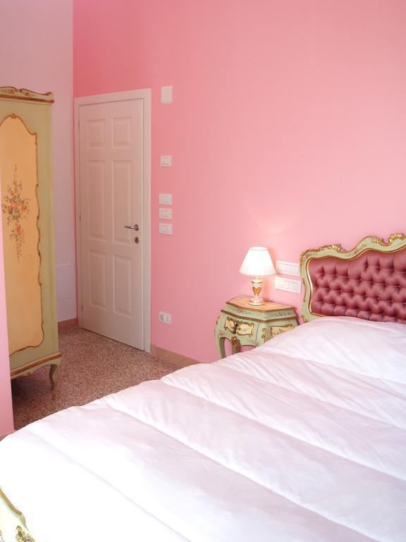 B&B La Porta Rossa 노알레 객실 사진