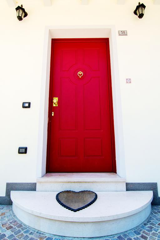 B&B La Porta Rossa 노알레 외부 사진