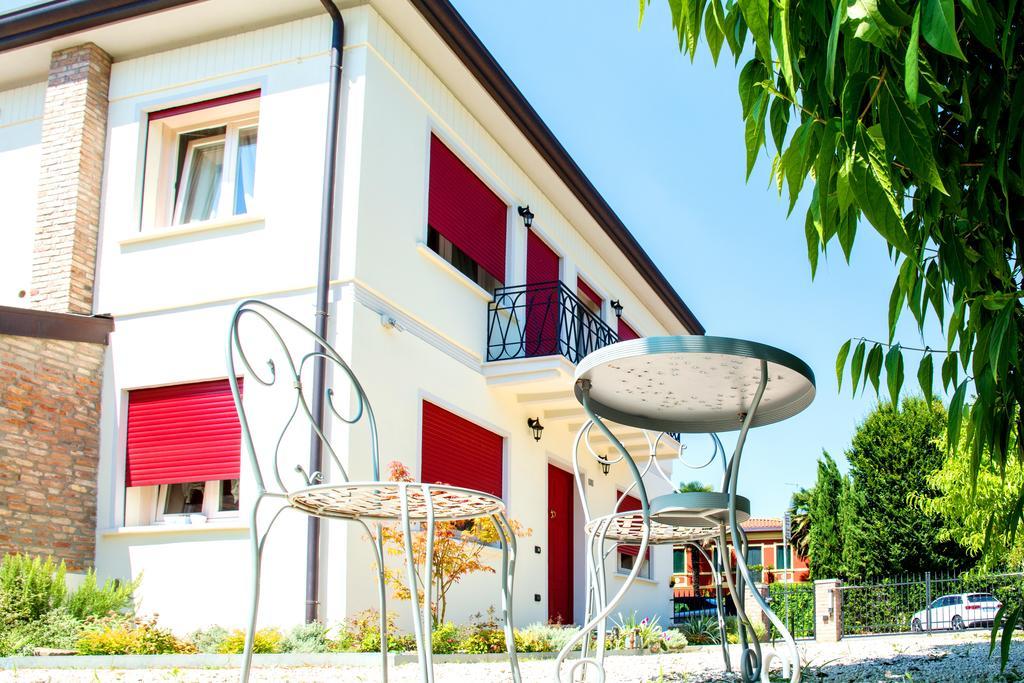 B&B La Porta Rossa 노알레 외부 사진