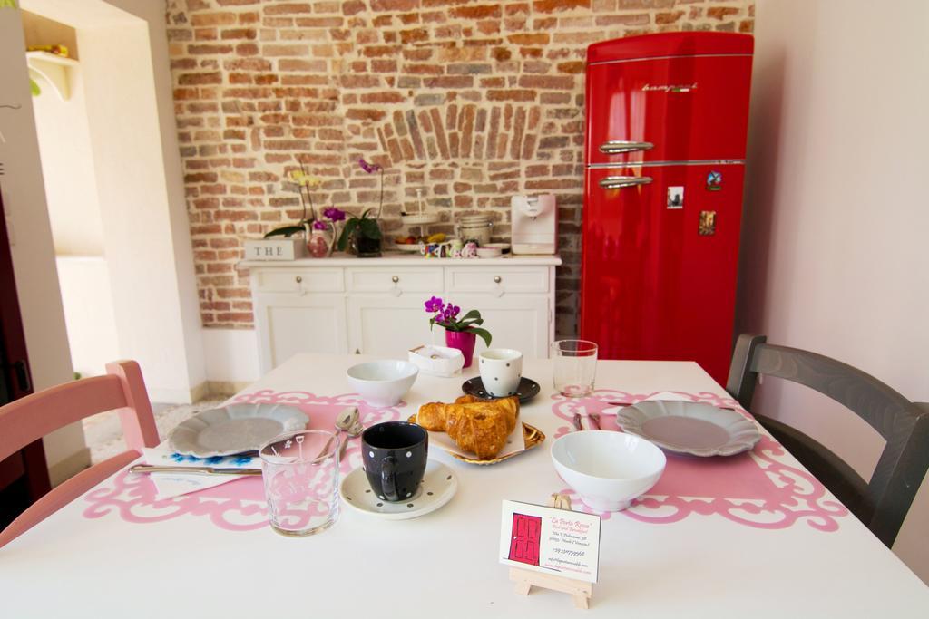 B&B La Porta Rossa 노알레 외부 사진